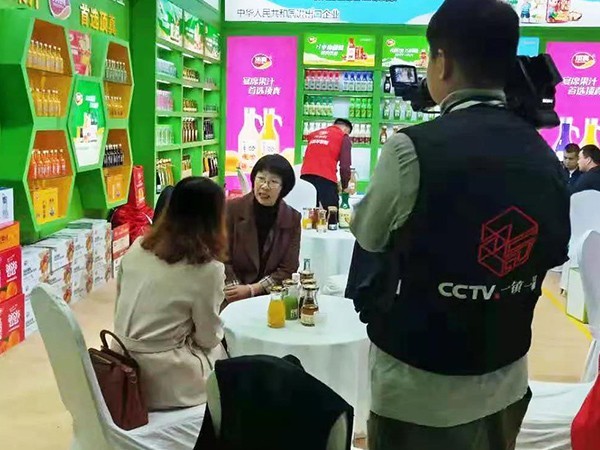 牢記初心匠心閃耀—長沙糖酒會火熱進(jìn)行，頂真食品接受央視專訪！